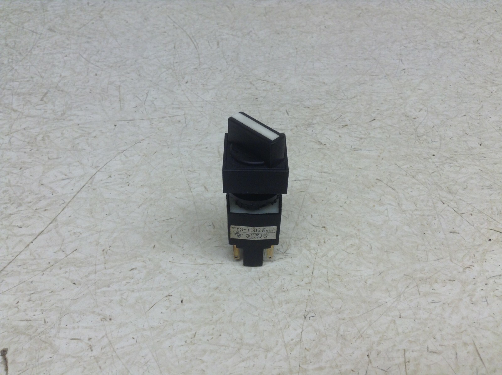 Maruyasu YS-16B2 2 Position Maintained Selector Switch YS16B2 (TSC)