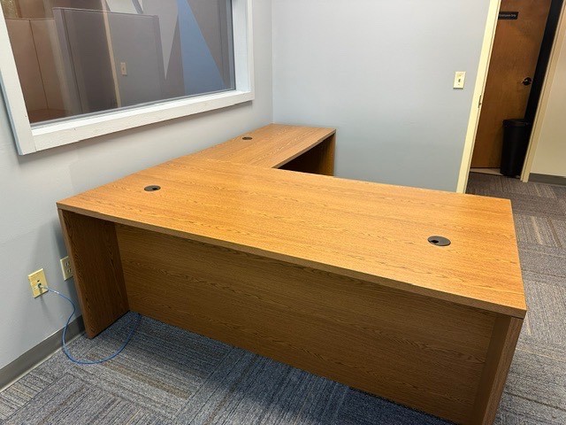 Right Hand L Shape Desk Set by HON in Oak Laminate Finish