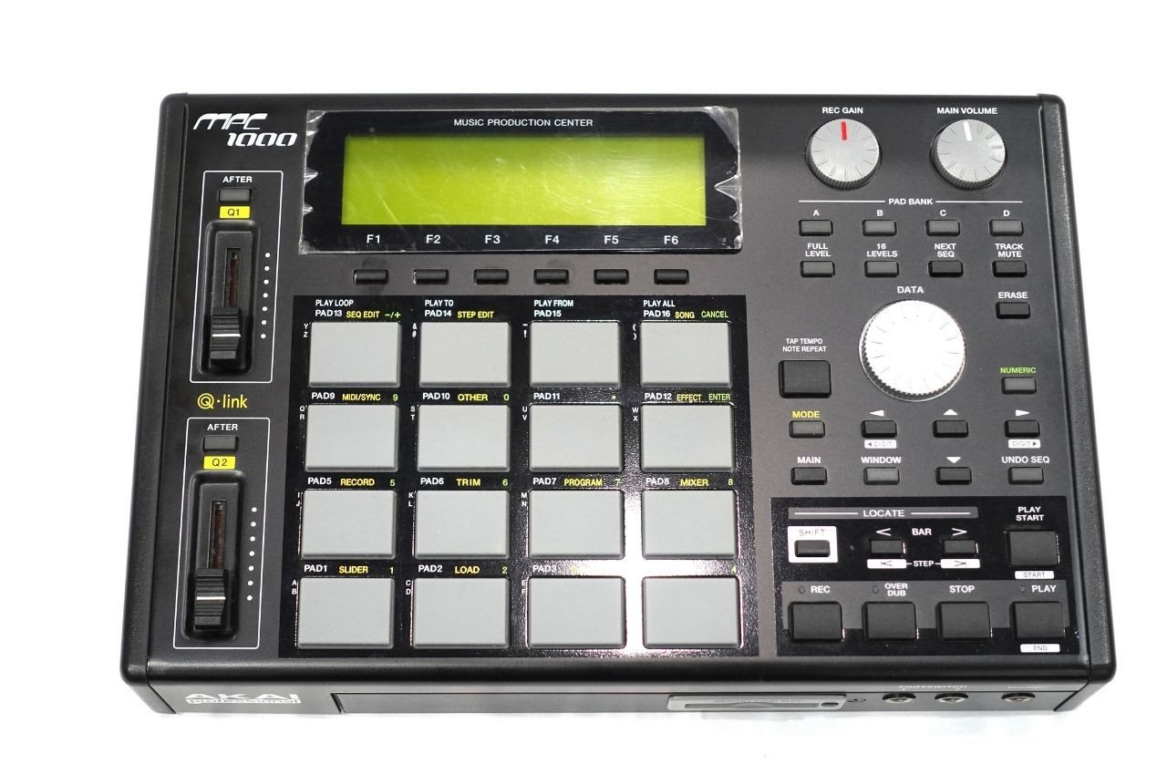 AKAI Professional MPC1000 Black Sampler Drum Machine Sequencer w/ Box Tested