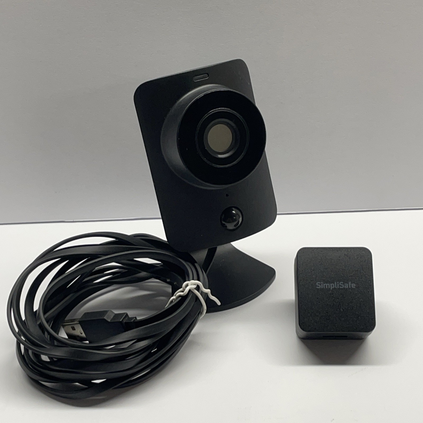 SimpliSafe Indoor Camera Wi-Fi 1080p HD Security Camera SSCM1
