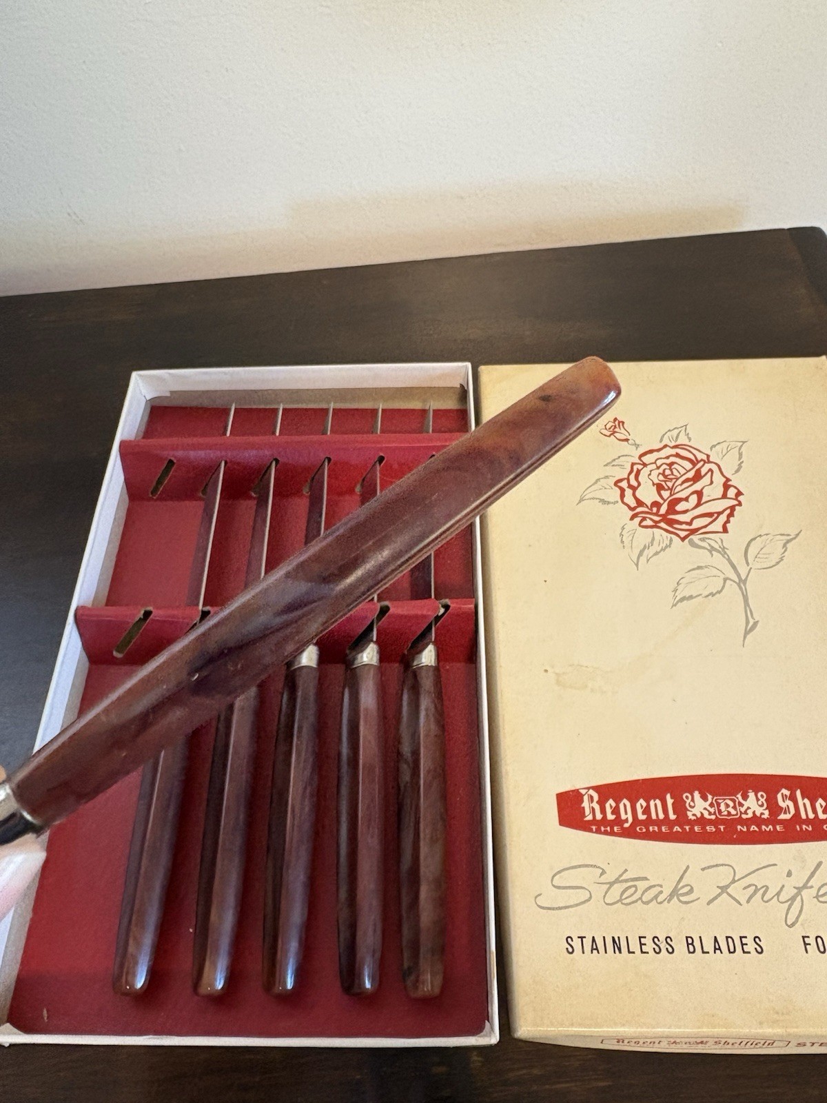 Vtg Regent Sheffield Steak Knife Set (6) Bakelite Catalin Handle OG Box