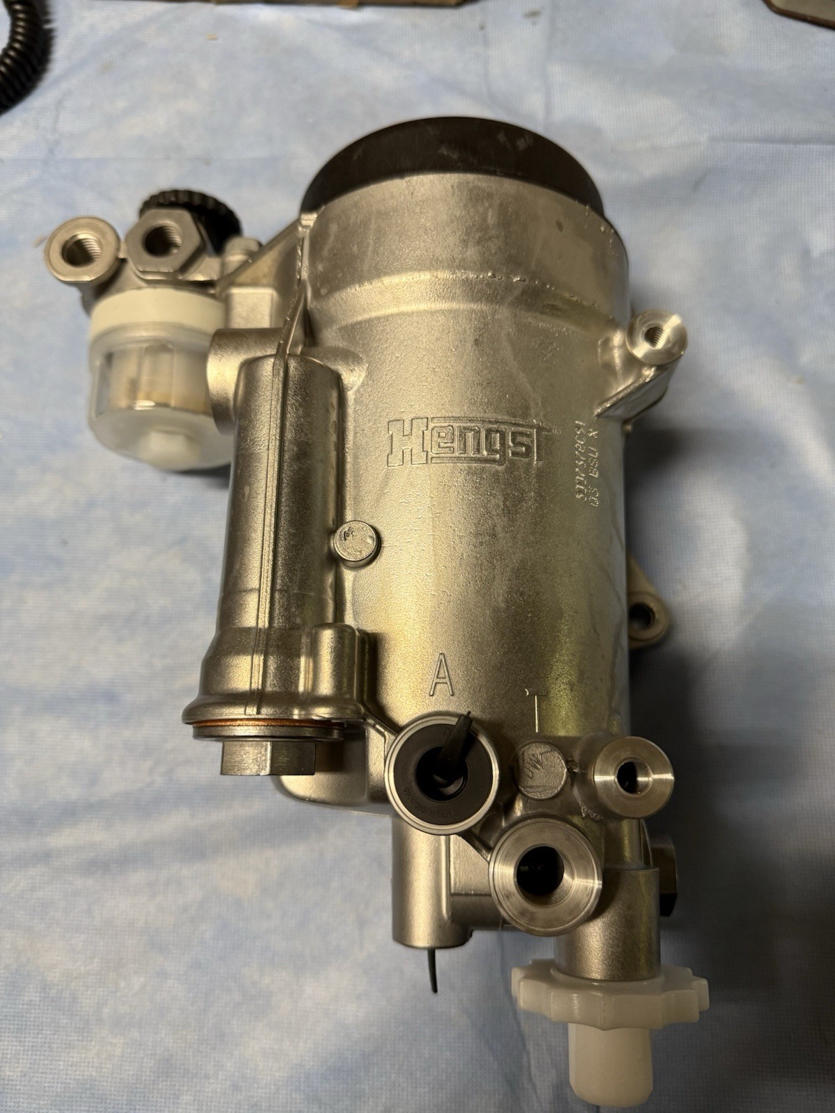 Genuine OEM International 3007451C91 Kit, Housing Fuel Filter 11/13 Liter 33991