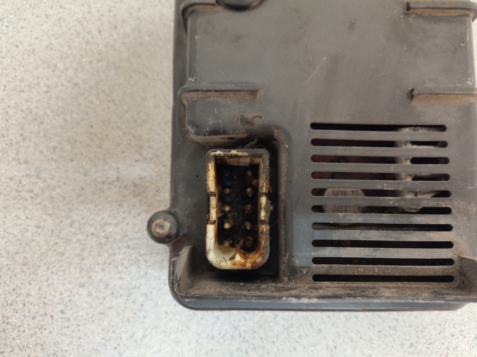 85-88 VOLVO 240 EZK ECU Ignition Control Unit Computer Module OEM 1346107