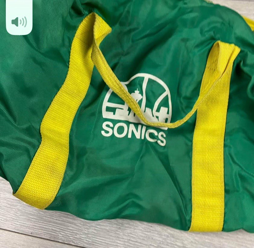 Seattle Sonics Green/Yellow Nylon Zip Duffel Bag, Adjustable Strap, Medium