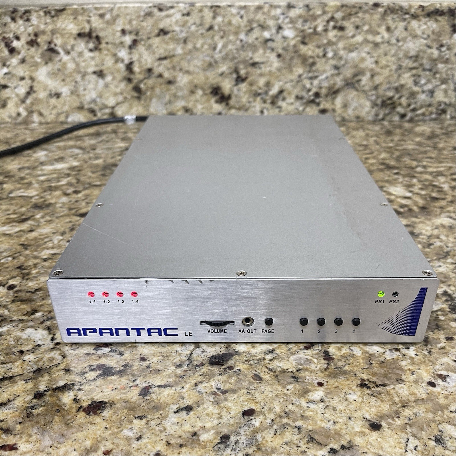 APANTAC Tahoma LE-4CV Four Input Composite Video Multiviewer w/ CATx extender