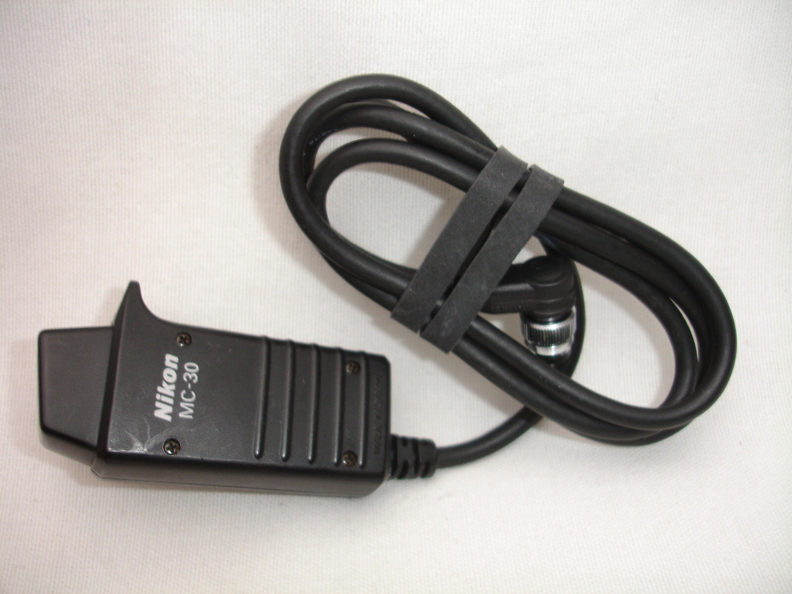 Nikon OEM MC-30 remote Trigger Release for D3,D3S,D3X,D4,D200/300/300S/700/800