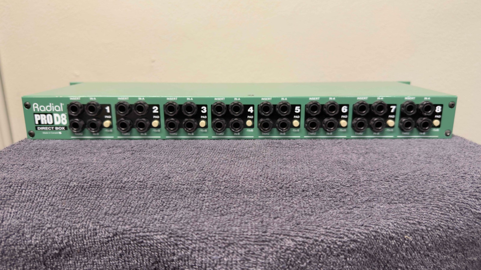 Radial Engineering ProD8 8-Channel Passive Instrument Direct Box CG010AU