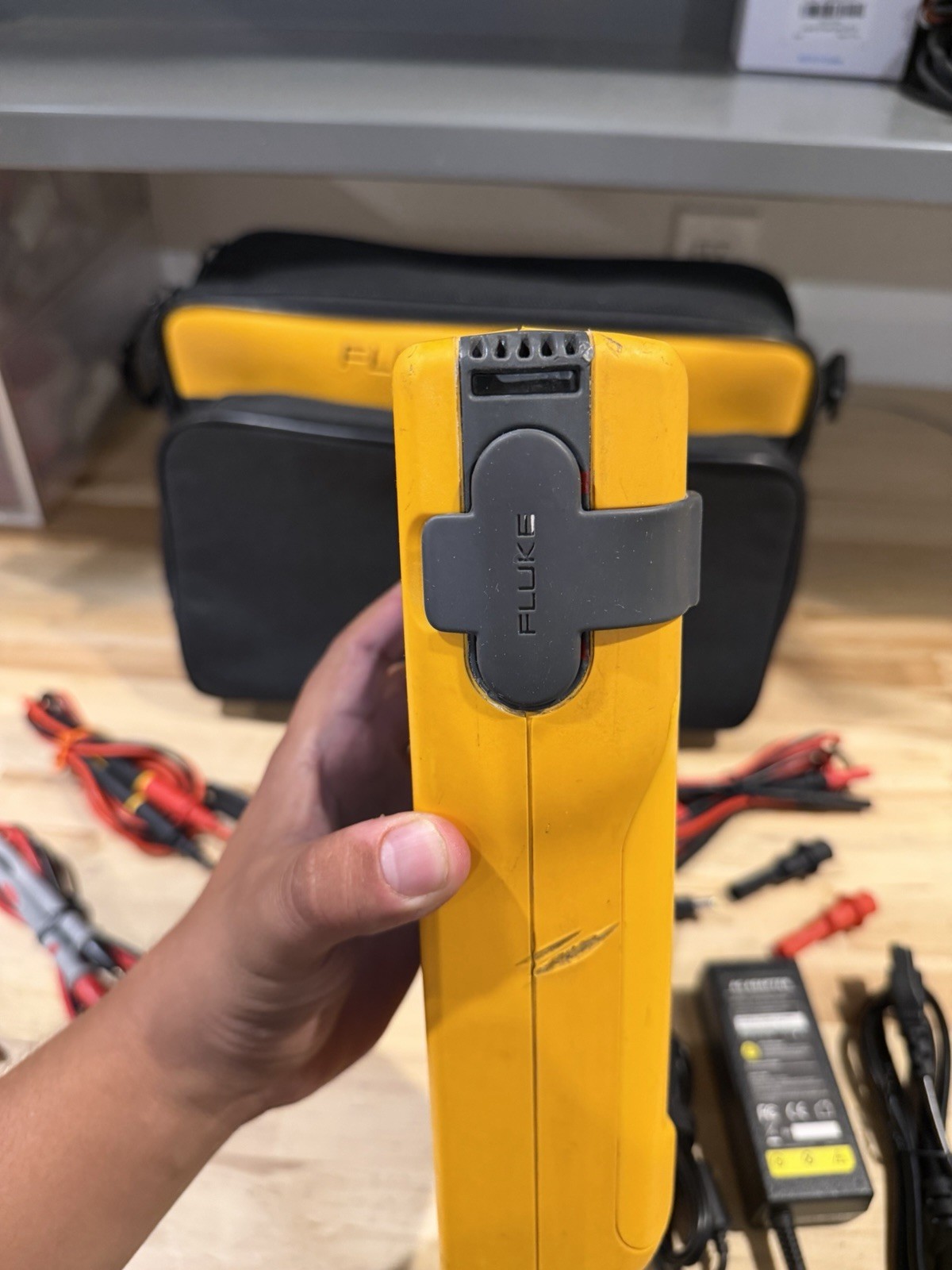 FLUKE 754 DOCUMENTING PROCESS CALIBRATOR W/ ACCESSORIES (TESTED) FREE SHIPPING
