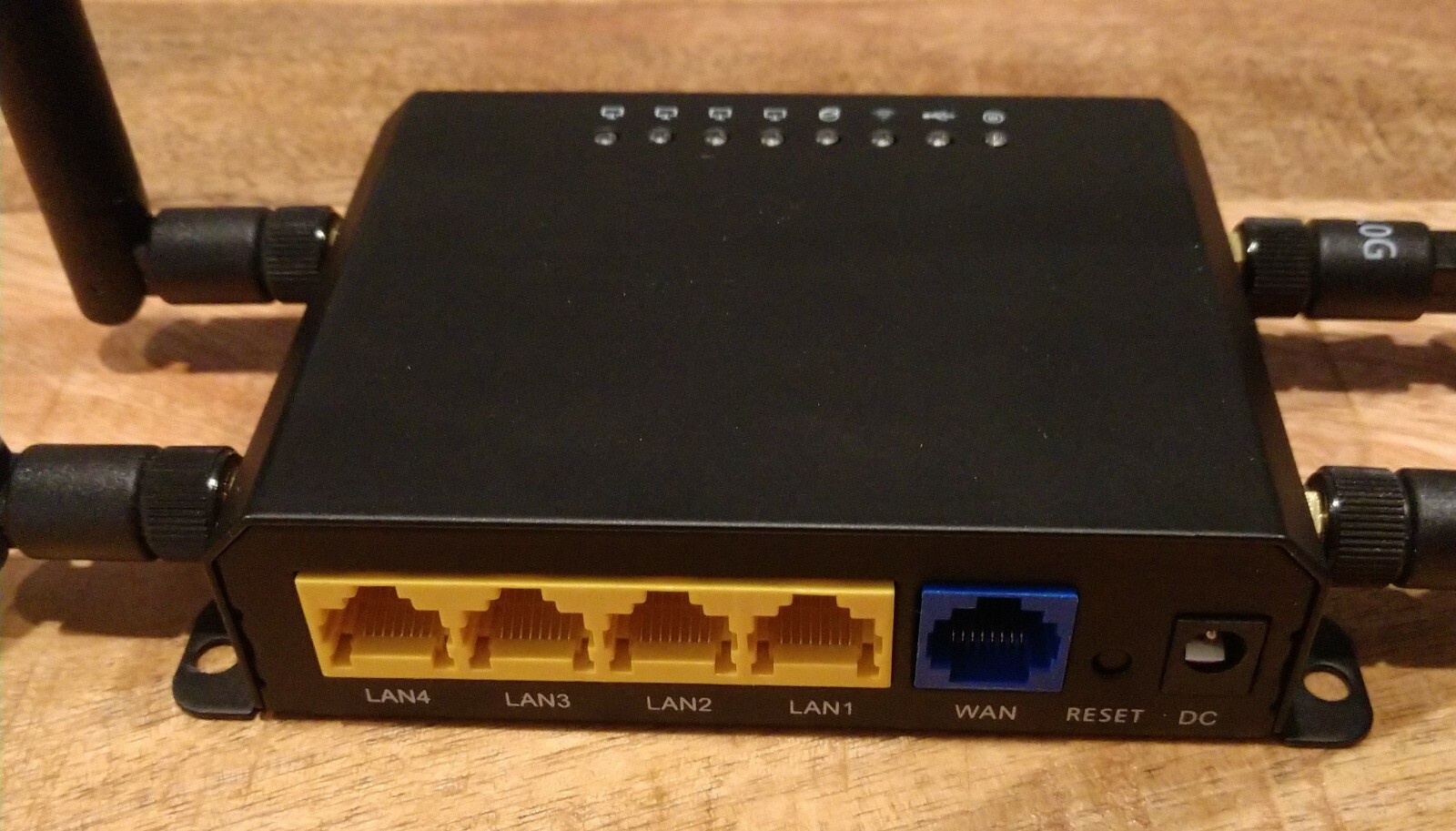WE826-T2 MC7455 CAT6 4G LTE MODEM ROUTER