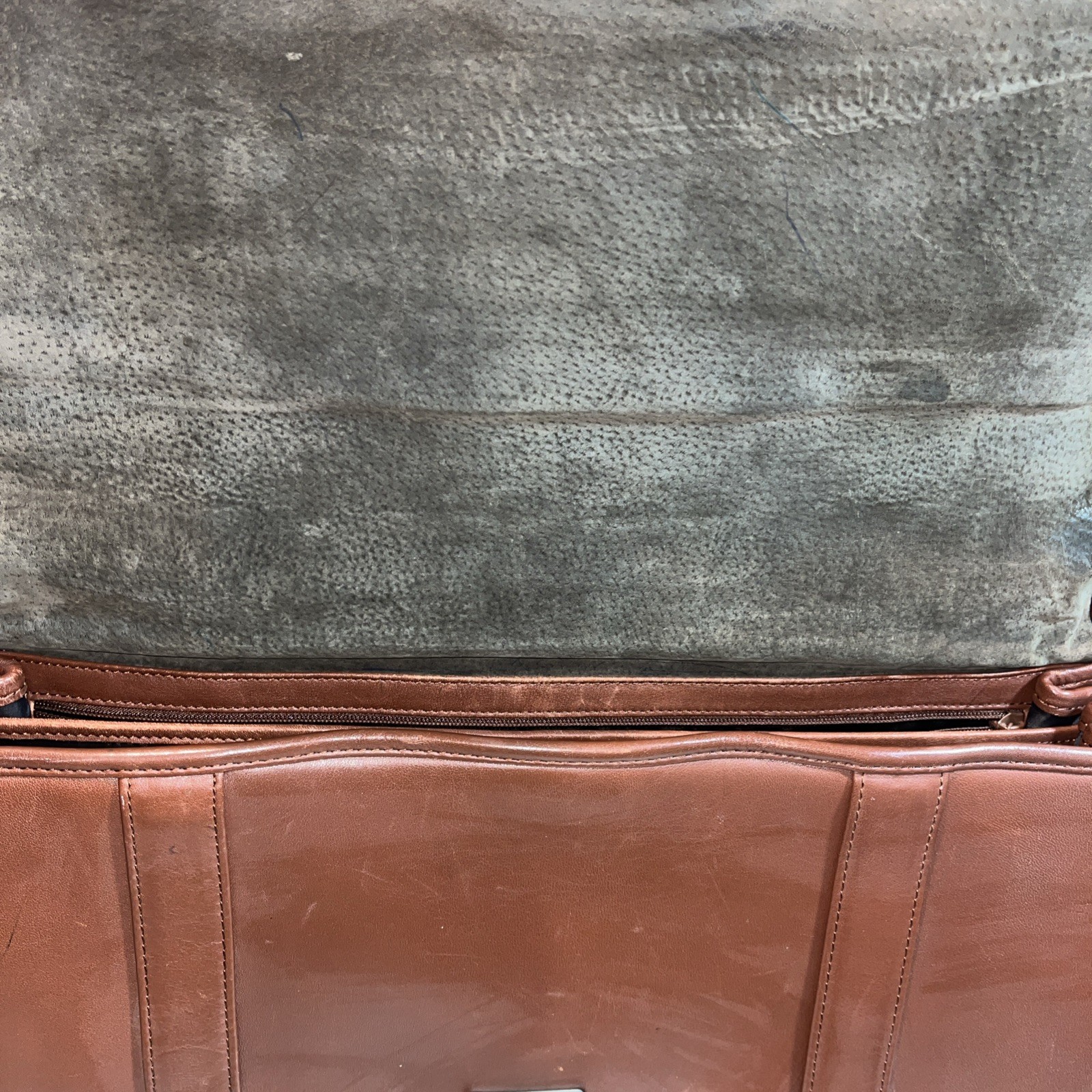 De Bon Brown Leather Computer Case or Brief Case with Shoulder Strap READ