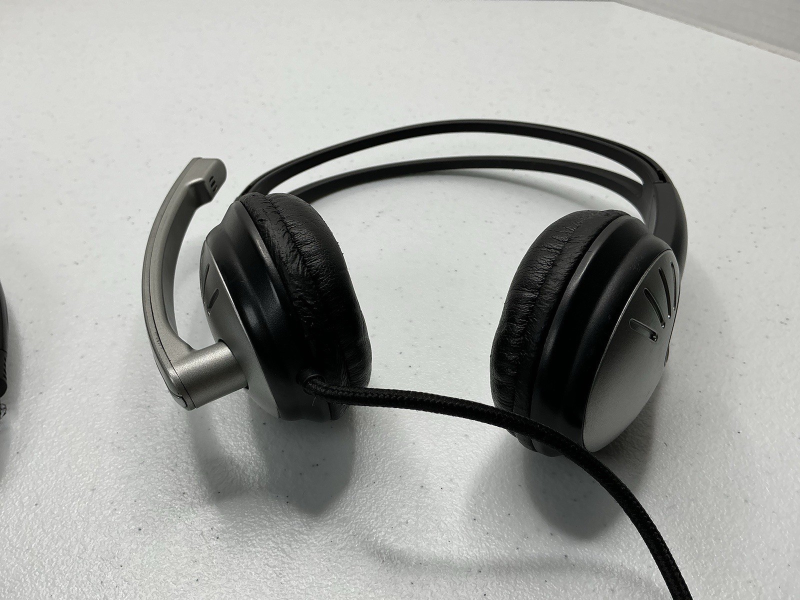 iMicro SP-IMME282 Wired USB Headphone w/ Microphone & Volume Control (Black)