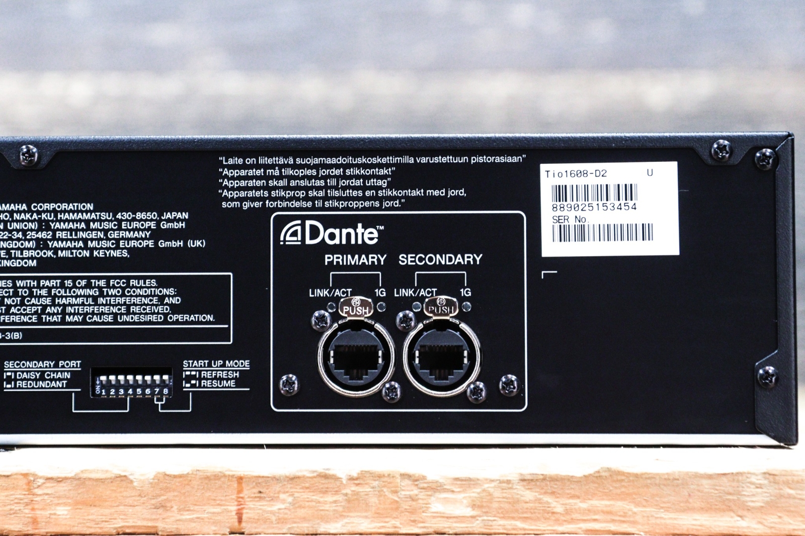 Yamaha Tio1608-D2 Audio Interface 16 mic/line Inputs Dante Stagebox I/O Rack