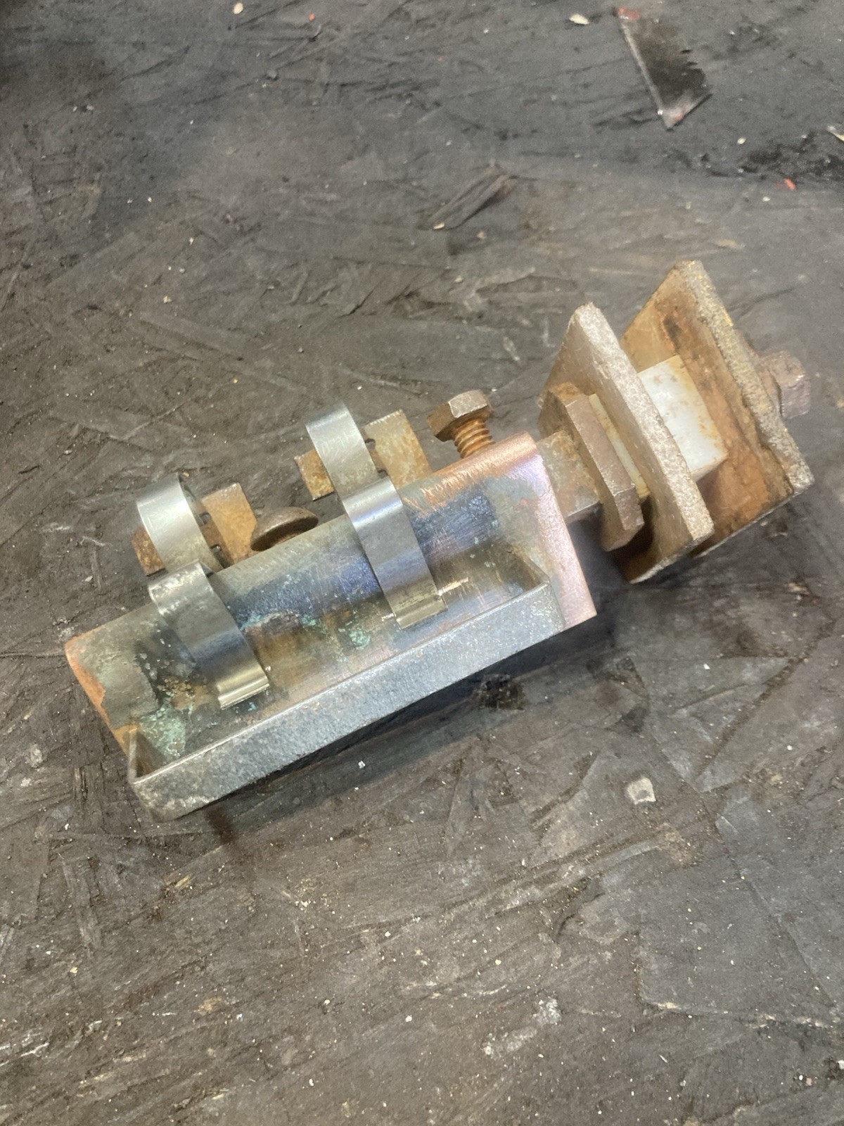 ONE Used Lincoln Welder SA-200 & 250 F162 F163 & Perkins OEM Main Brush Holder