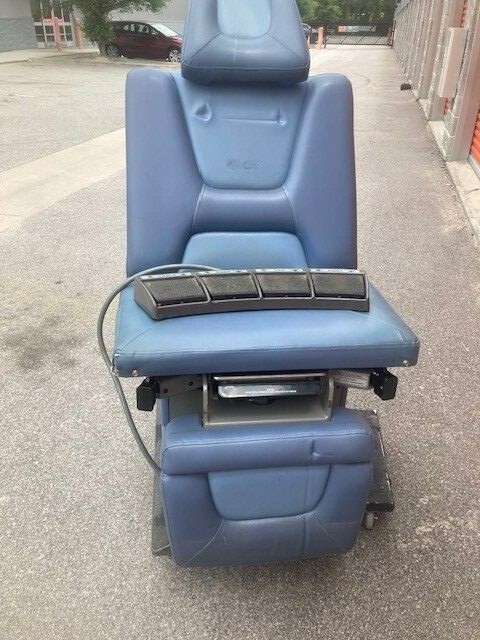 Midmark Ritter 75 Evolution Examination Chair 119 w/Footswitch 115VAC