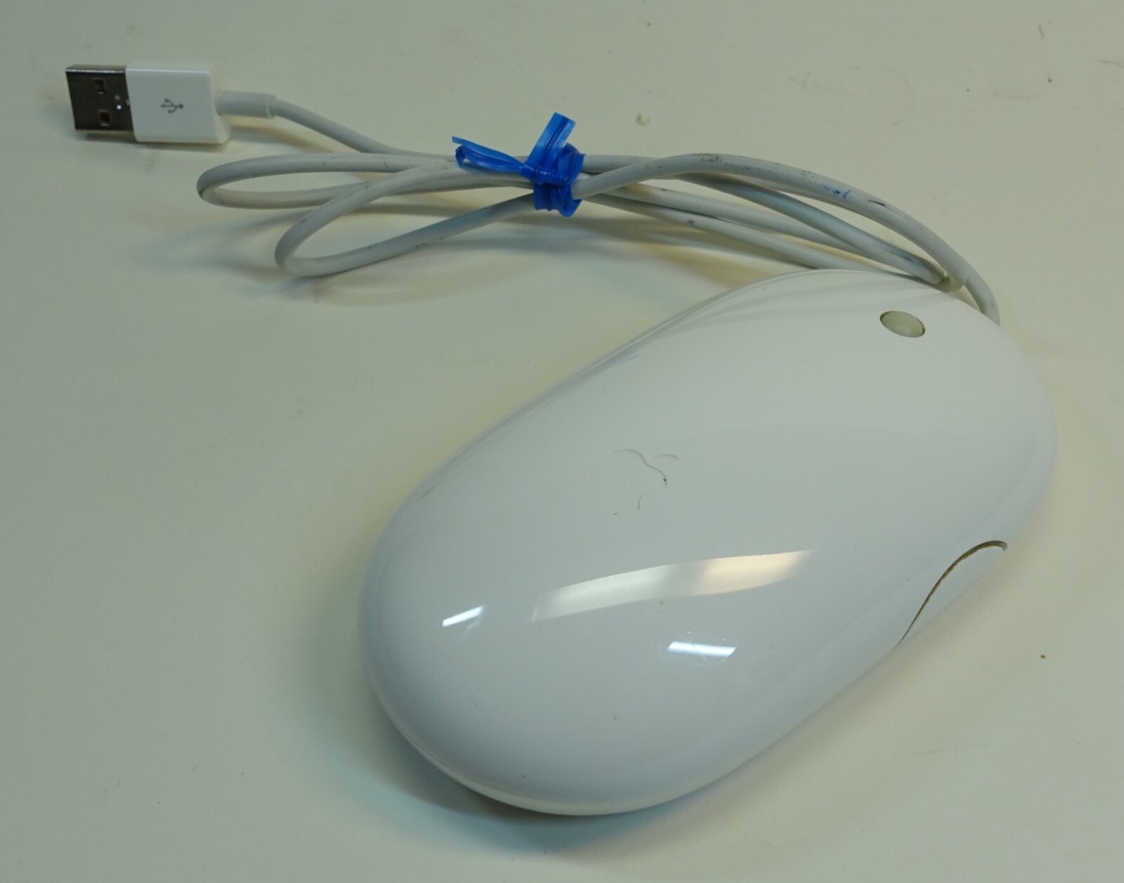 Genuine Apple Mighty Mouse Wired USB White Optical, A1152 - Great Condition
