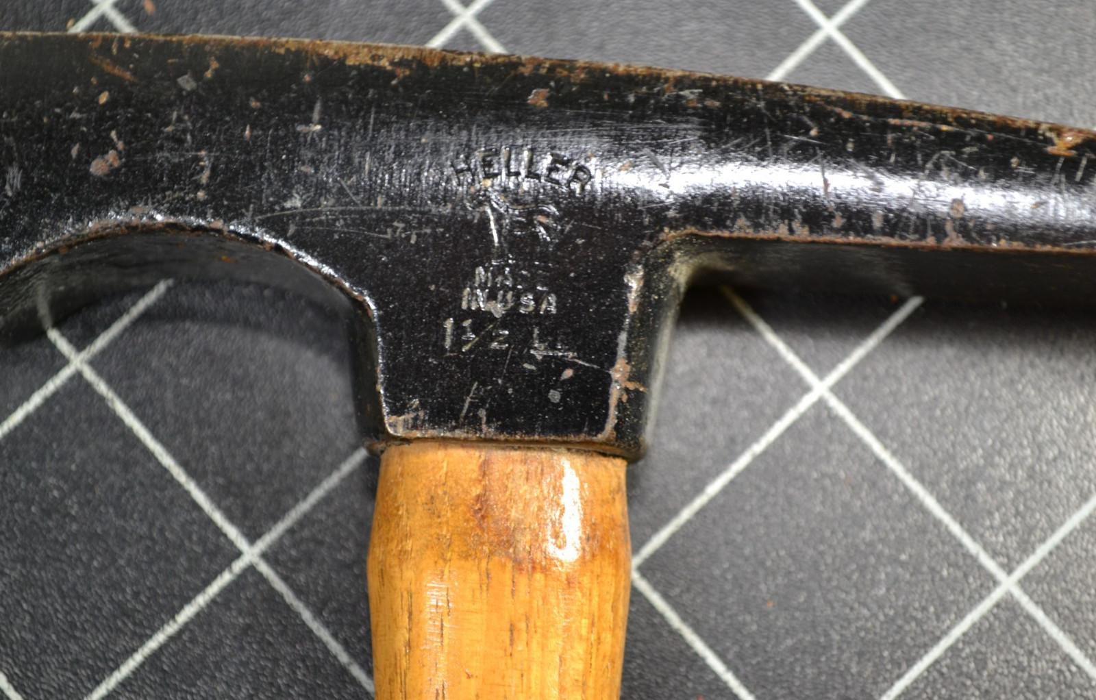HELLER - #40B - BRICK HAMMER - ALL ORIGINAL - 1 1/2# HEAD