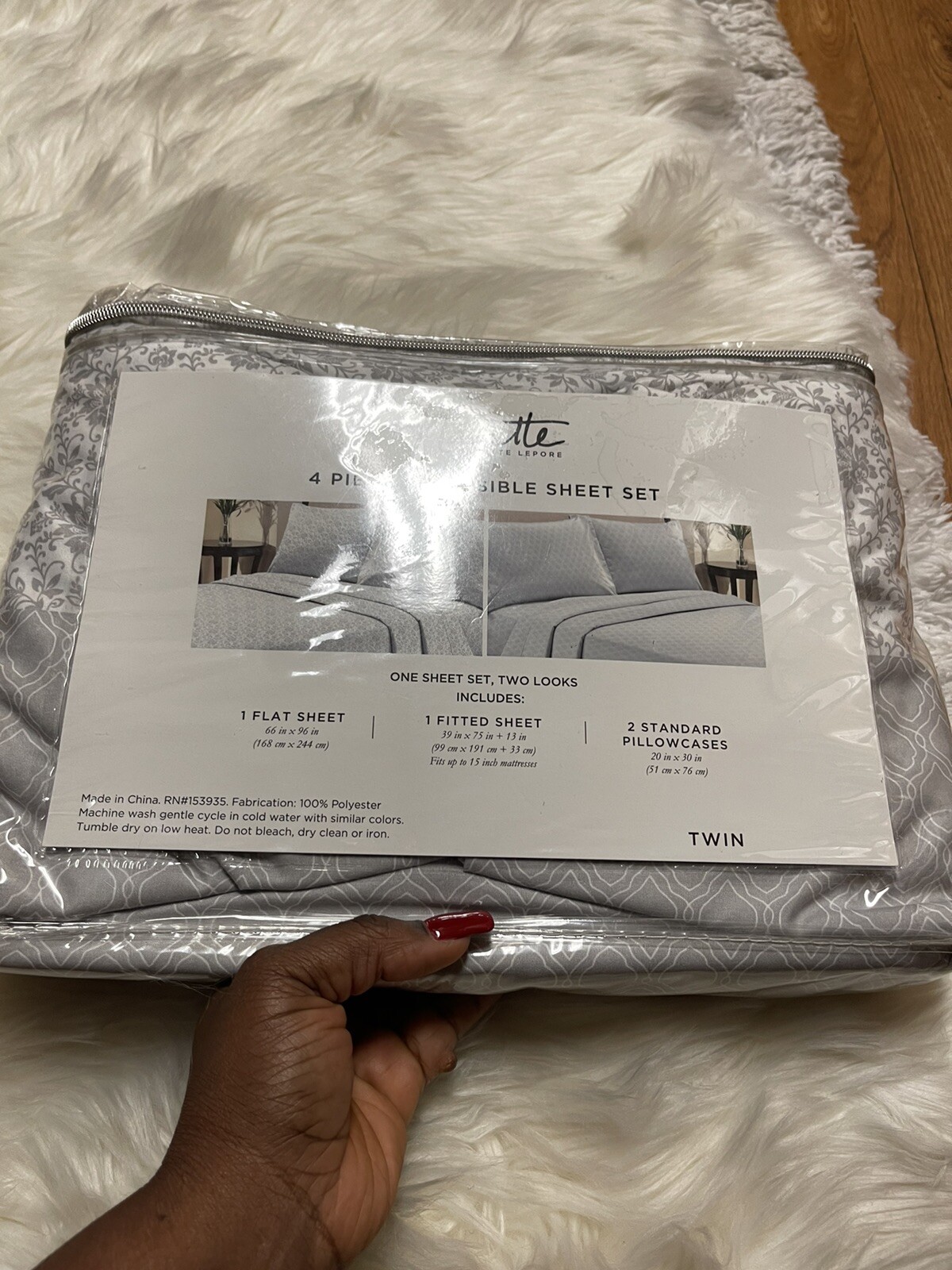 NANETTE LEPORE 4 PIECE REVERSIBLE SHEET SET