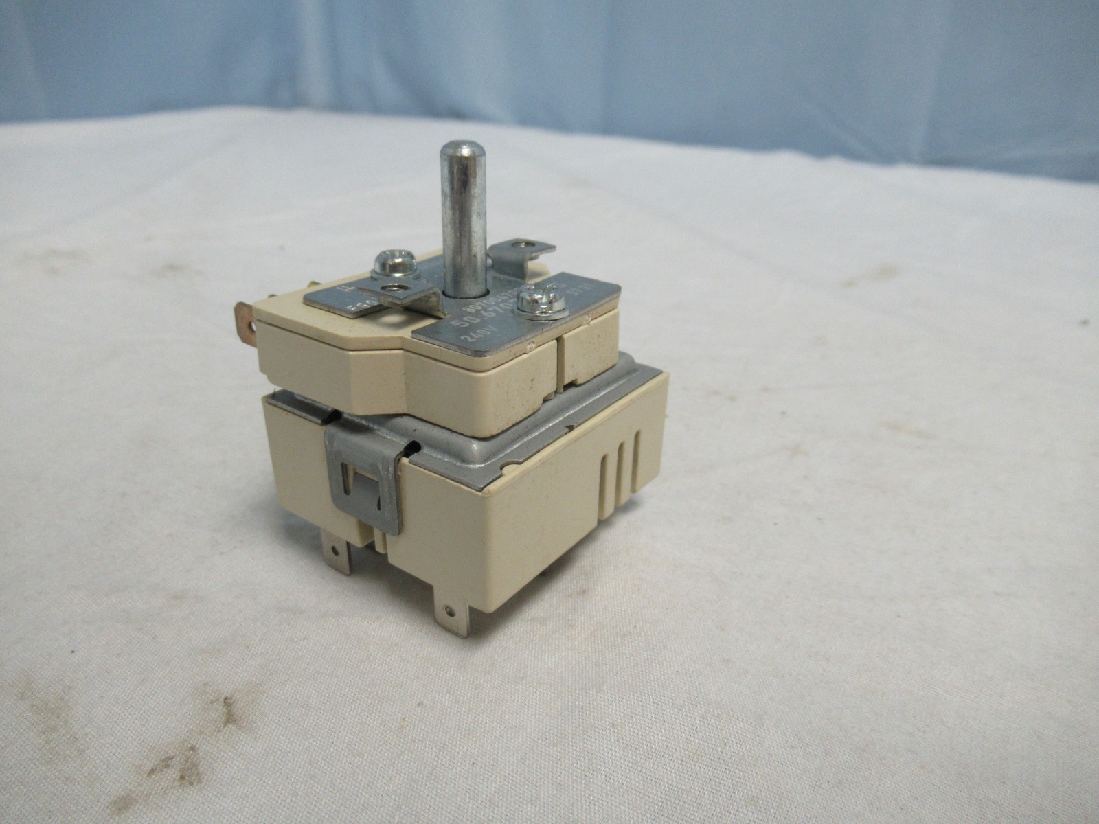 OEM Frigidaire Range Oven Triple Switch 807004702 (Lot #1)