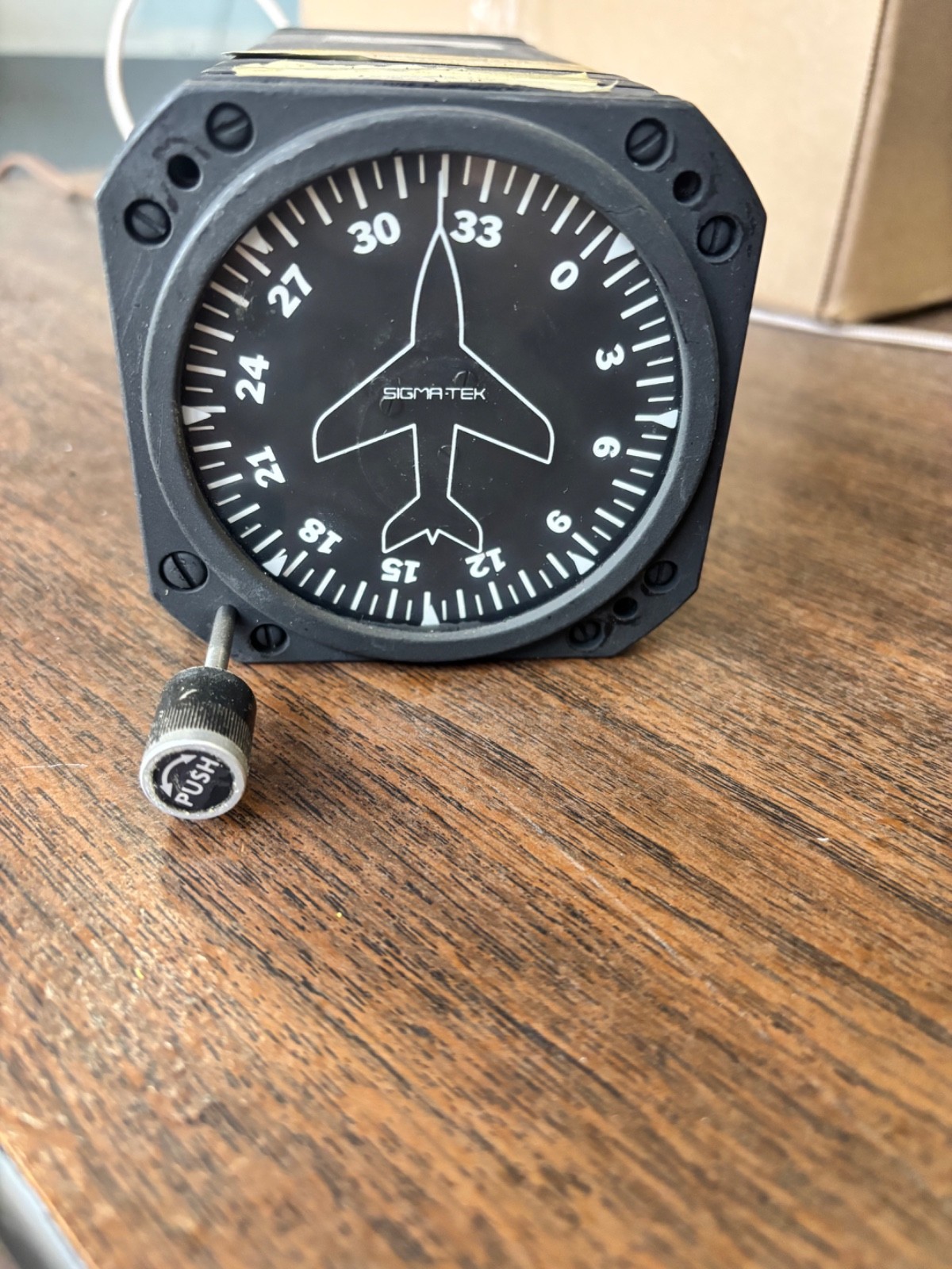 Directional Gyro Model :4000B-8, P/N: Iu262-001-9