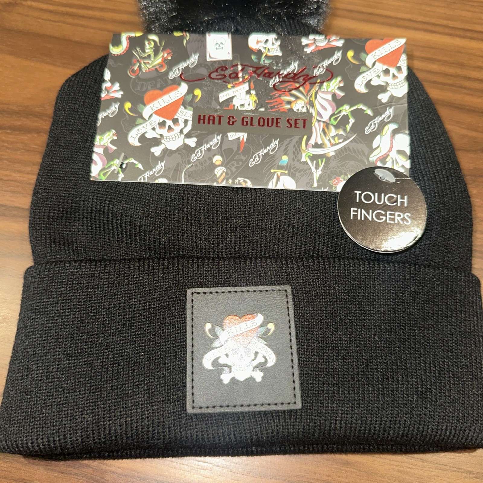 Ed Hardy Beanie And Glove Set “Touch Fingers”