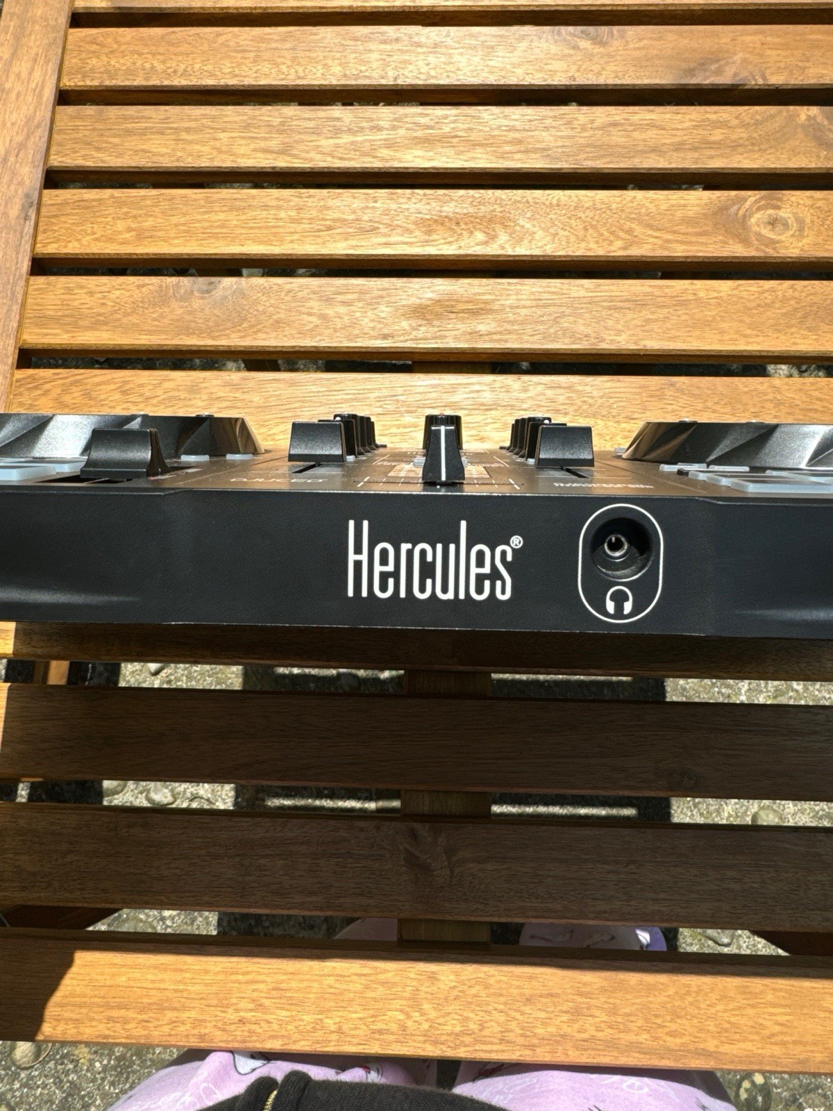 Hercules Inpulse 300 DJ Console (Windows-Mac usb serato-djuced)