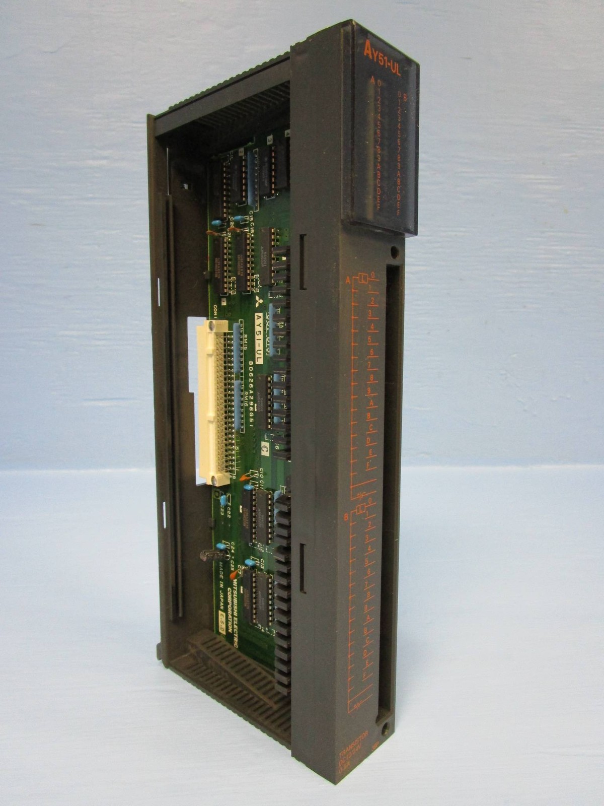 Mitsubishi AY51-UL Output Module Melsec PLC Triac AY51UL