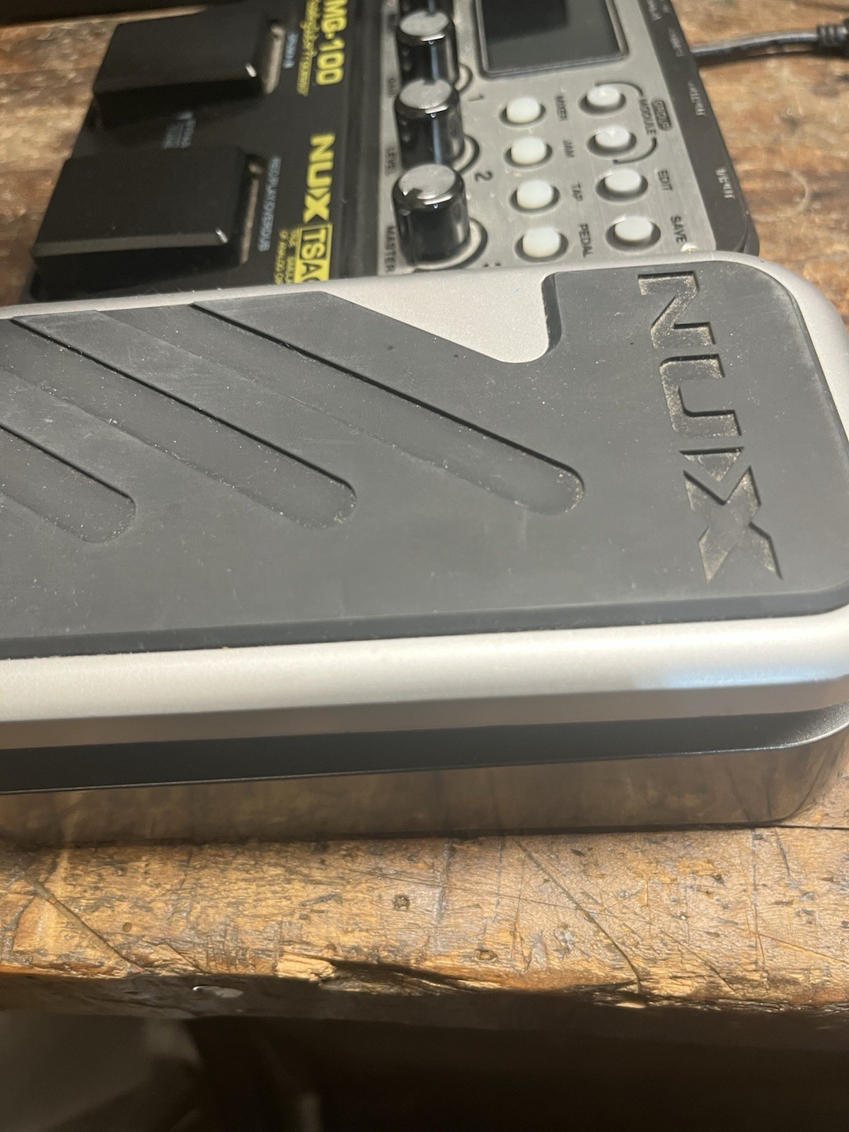 Mix MG 100 Modeling Guitar Processor Guitar Effects Pedal