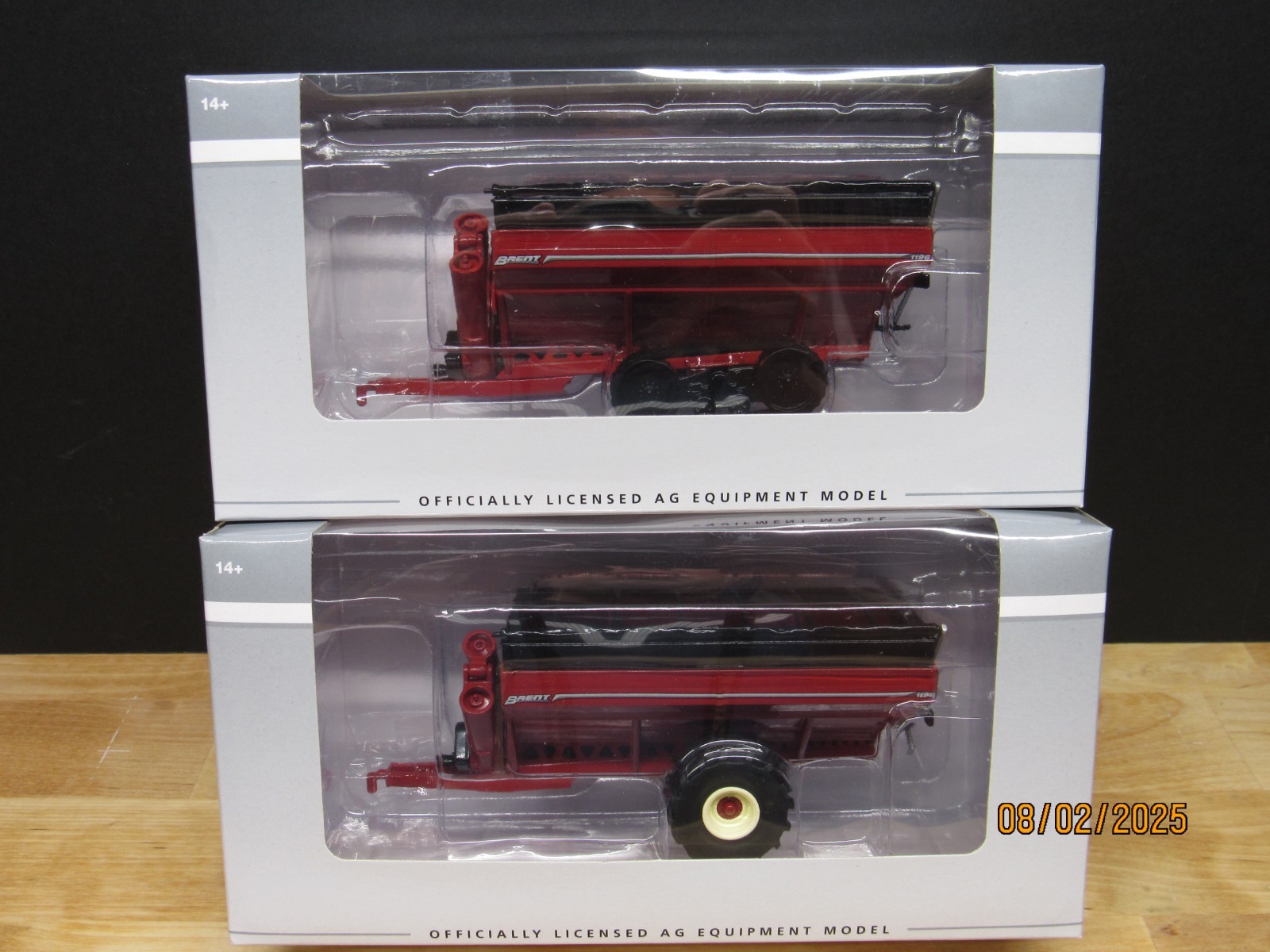 (Lot of 2) SPECCAST BRENT AVALANCHE RED 1196 GRAIN CARTS W/ TRACKS & FLOATERS
