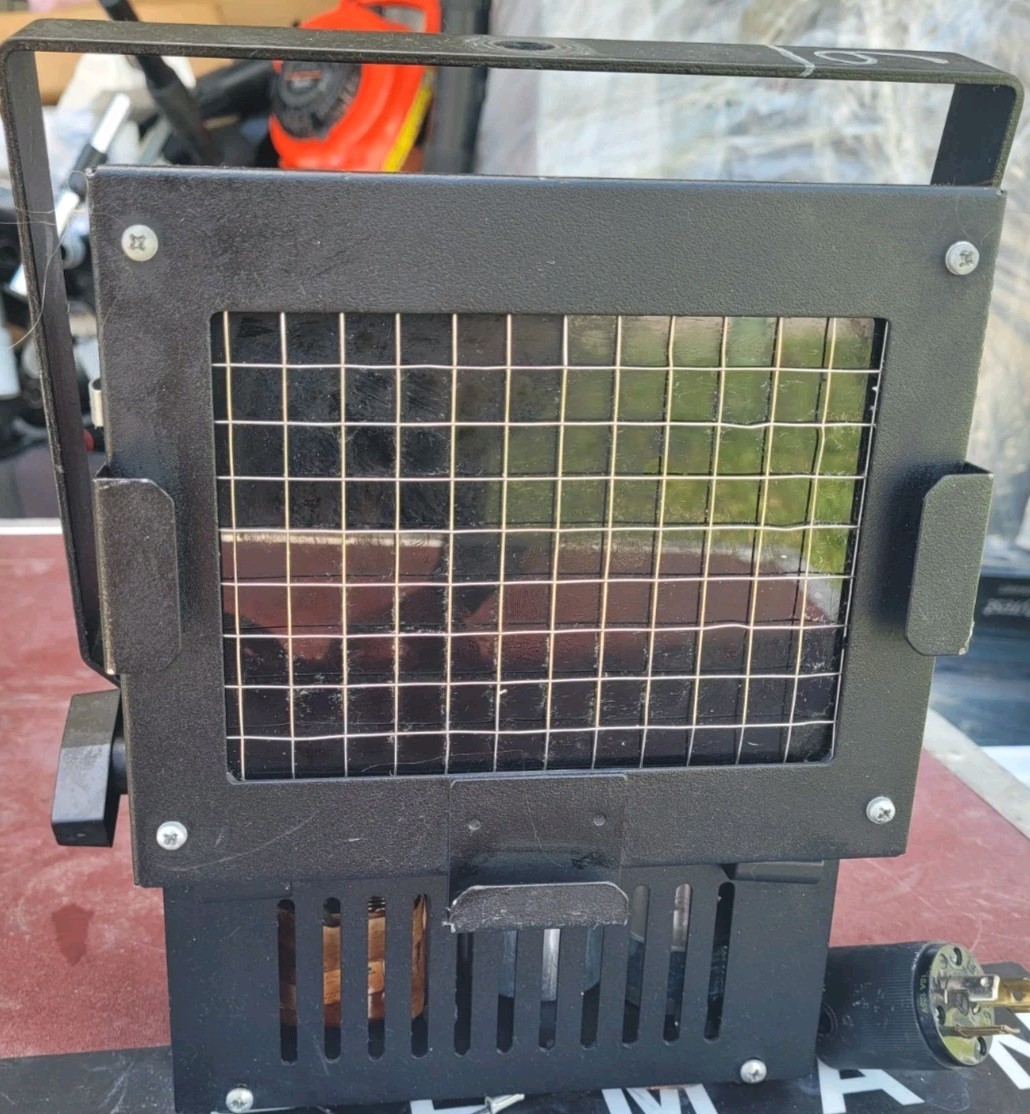 Altman UV-250 250W Blacklight Floodlight. (Read The Description)