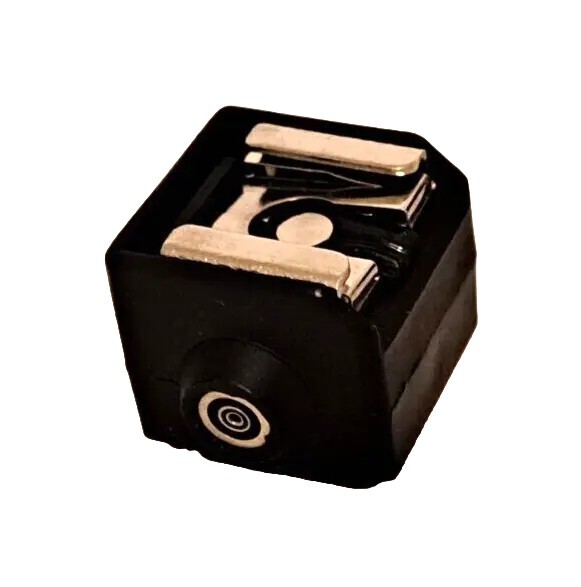 Hot Shoe Converter Adapter PC Sync Socket Accessory Good Condition