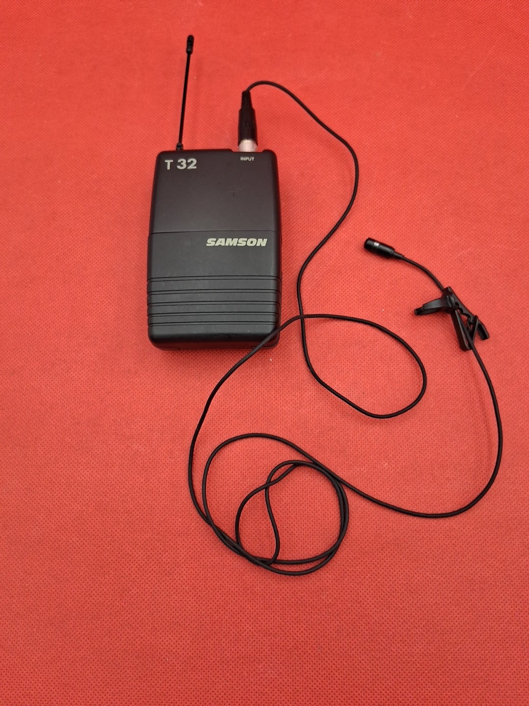 Samson T32M UHF Synth Wireless Transmitter Beltpack with Microphone Untested