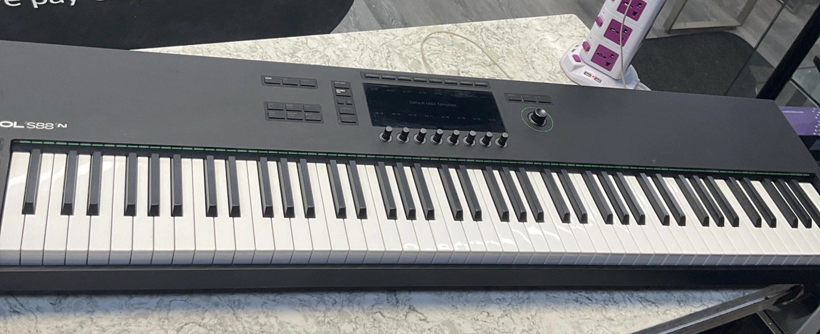 Native Instruments Komplete Kontrol S88 MK3 88-Key Keyboard Controller