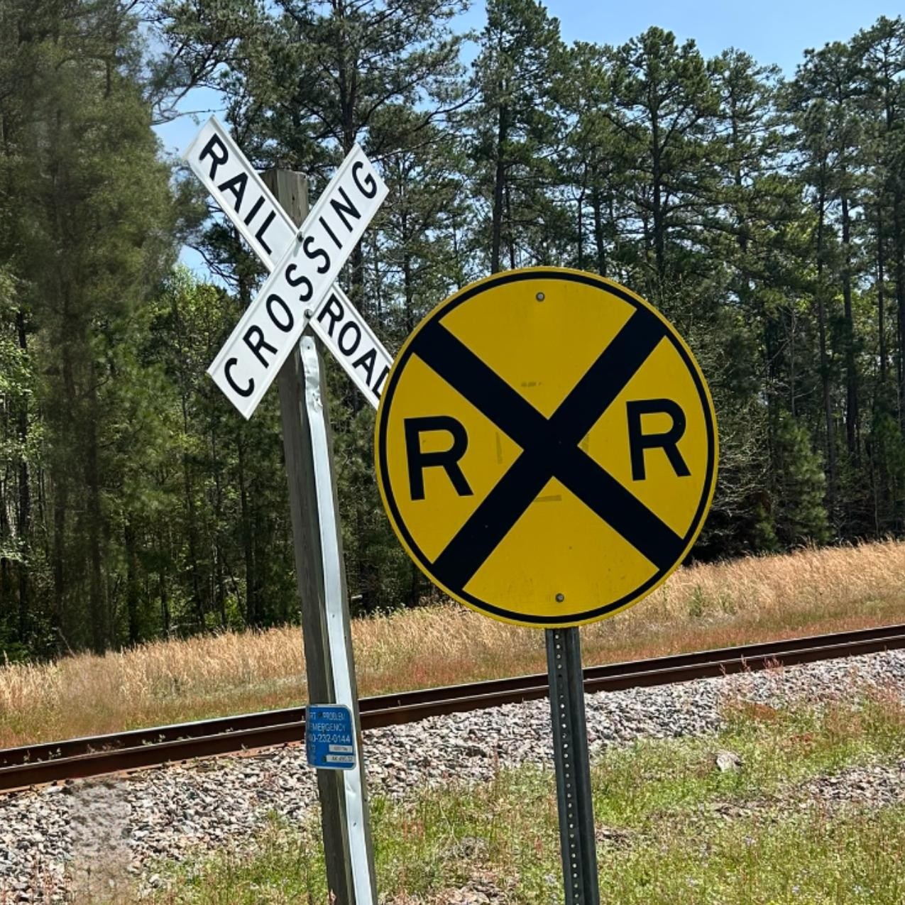 O Scale - Grade Crossing Sign Pack - 2 Signs