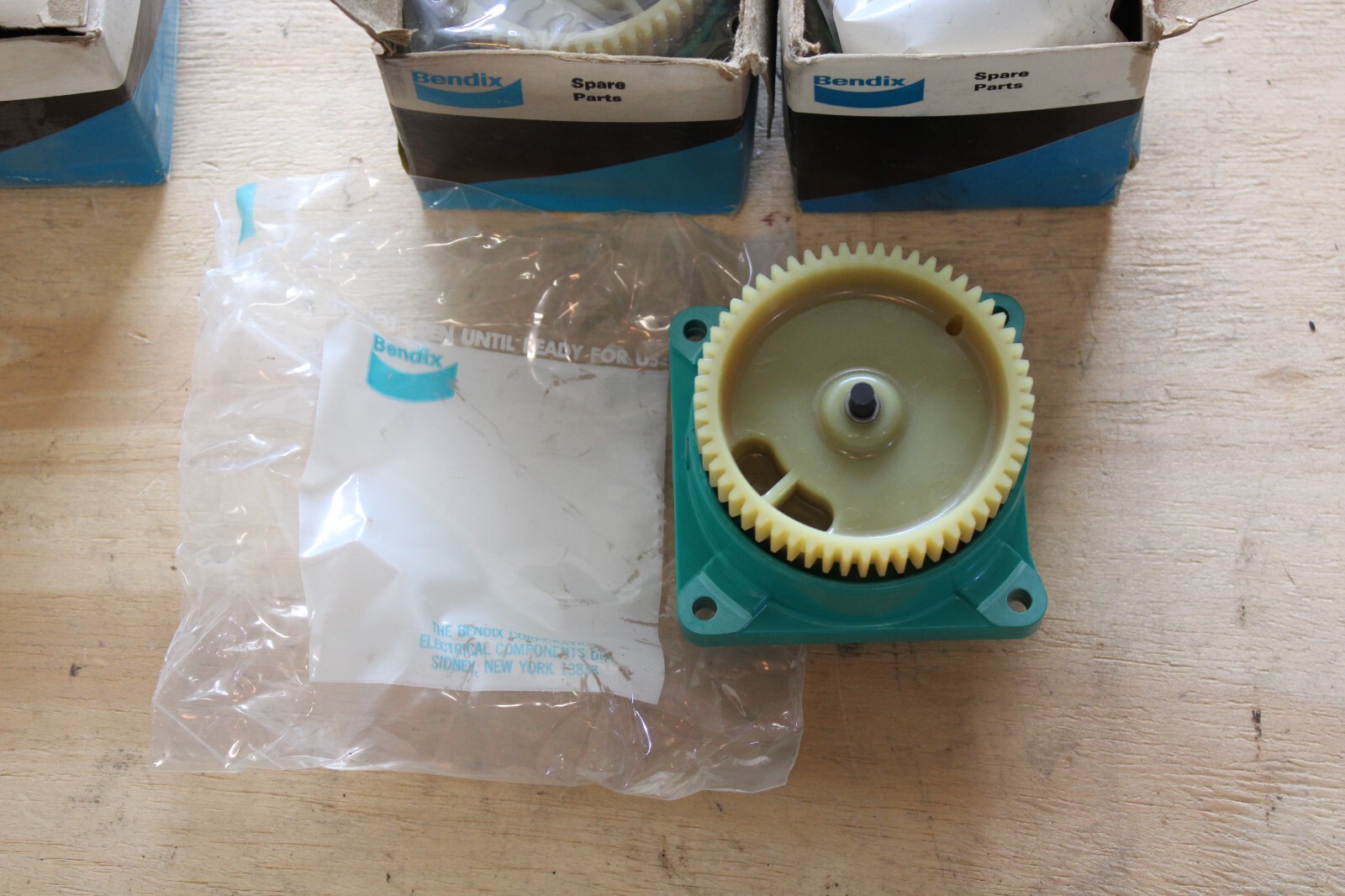 3 Ea. Bendix P/N 10-391424 Distributor Block & Gear Kit