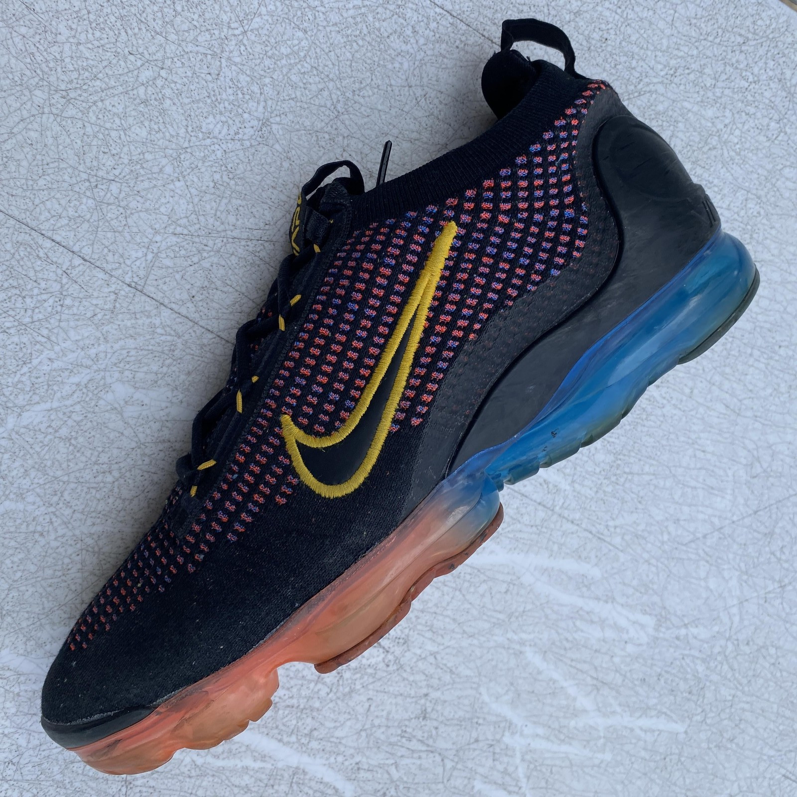 Nike Air VaporMax 2021 Flyknit Shoes Mens 11 Black Yellow Sneakers DV2118-001