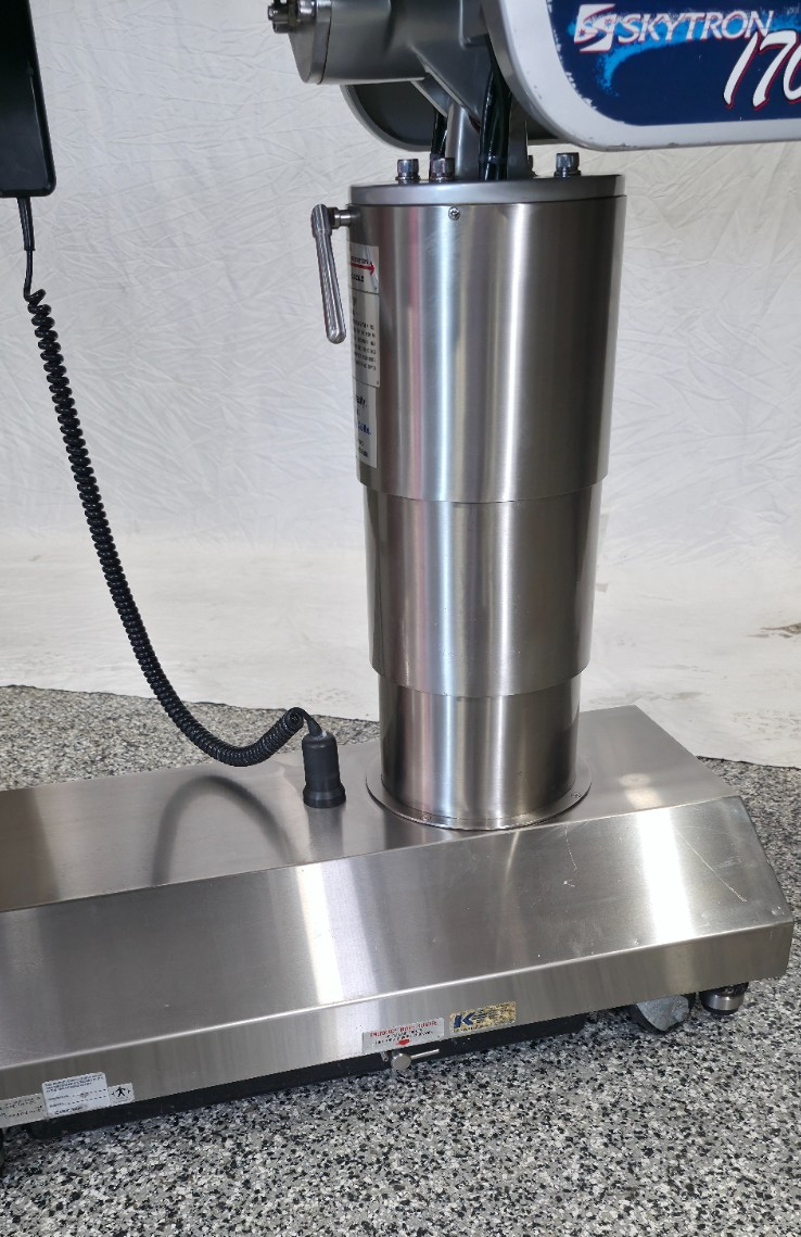 Skytron 1700 Surgical Table- Great condition! Fully functional