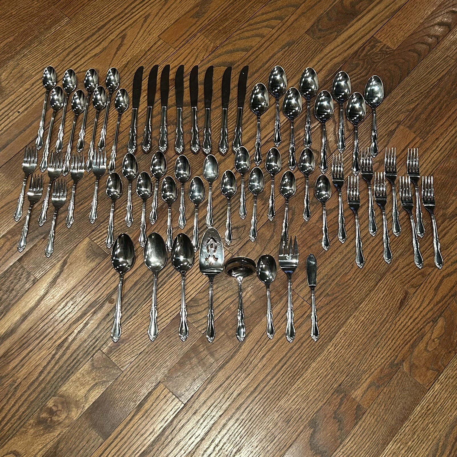 60 Pc Simeon L & George H Rogers Co Oneida LTD Stainless & Service Set Homestead