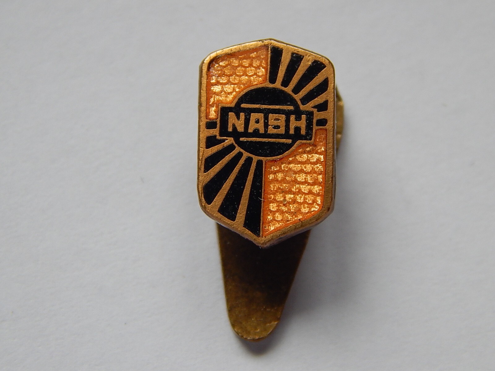 Nash Lapel Badge 8x12mm Original Prewar