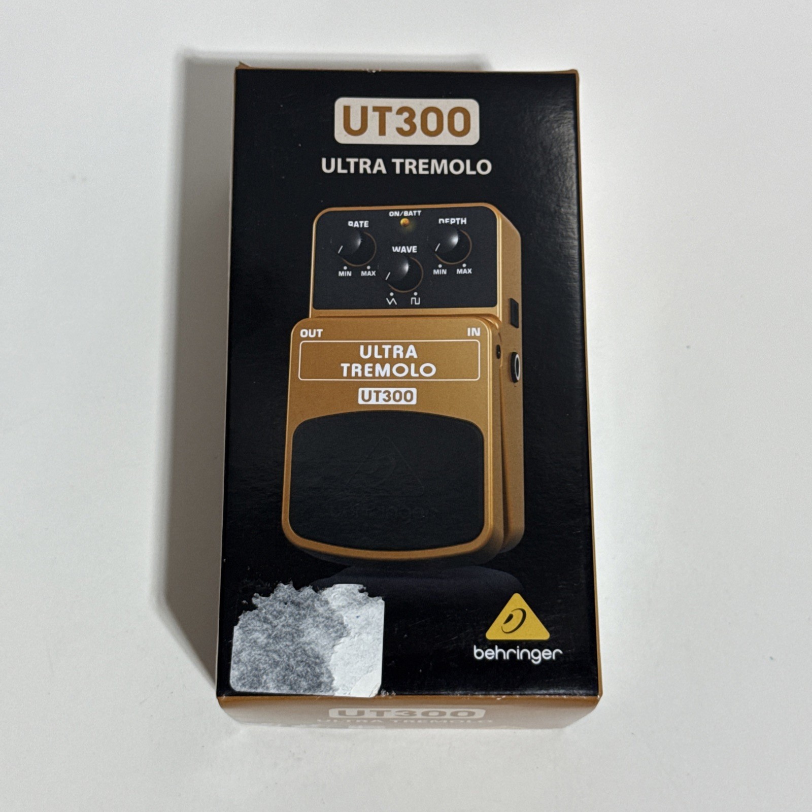 Behringer UT300 ultra tremolo classic guitar effects foot pedal orange UT 300