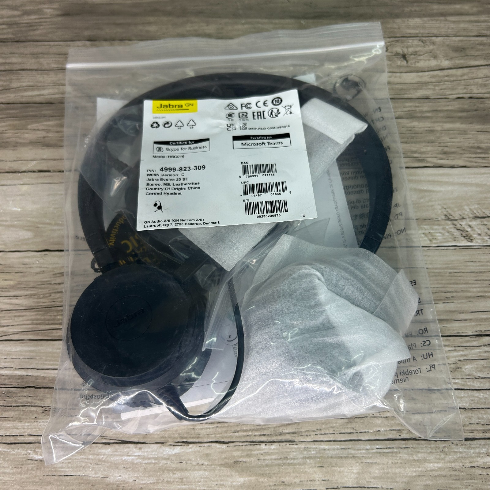 Jabra Evolve 20 SE: Dual Upgraded Earpiece Full Headset w/ Boom Mic (HSC016)