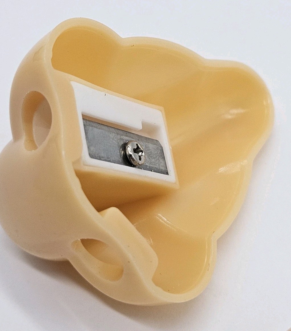 2pcs Nose Shaped Pencil Sharpener Novelty Prank Gag Gift