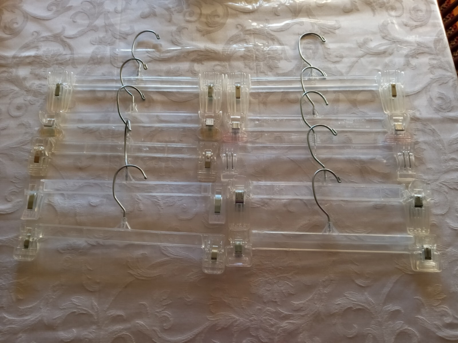 10  Household hangers Swivel Adult for Shorts, pants, skirts w Secure Lock Grip