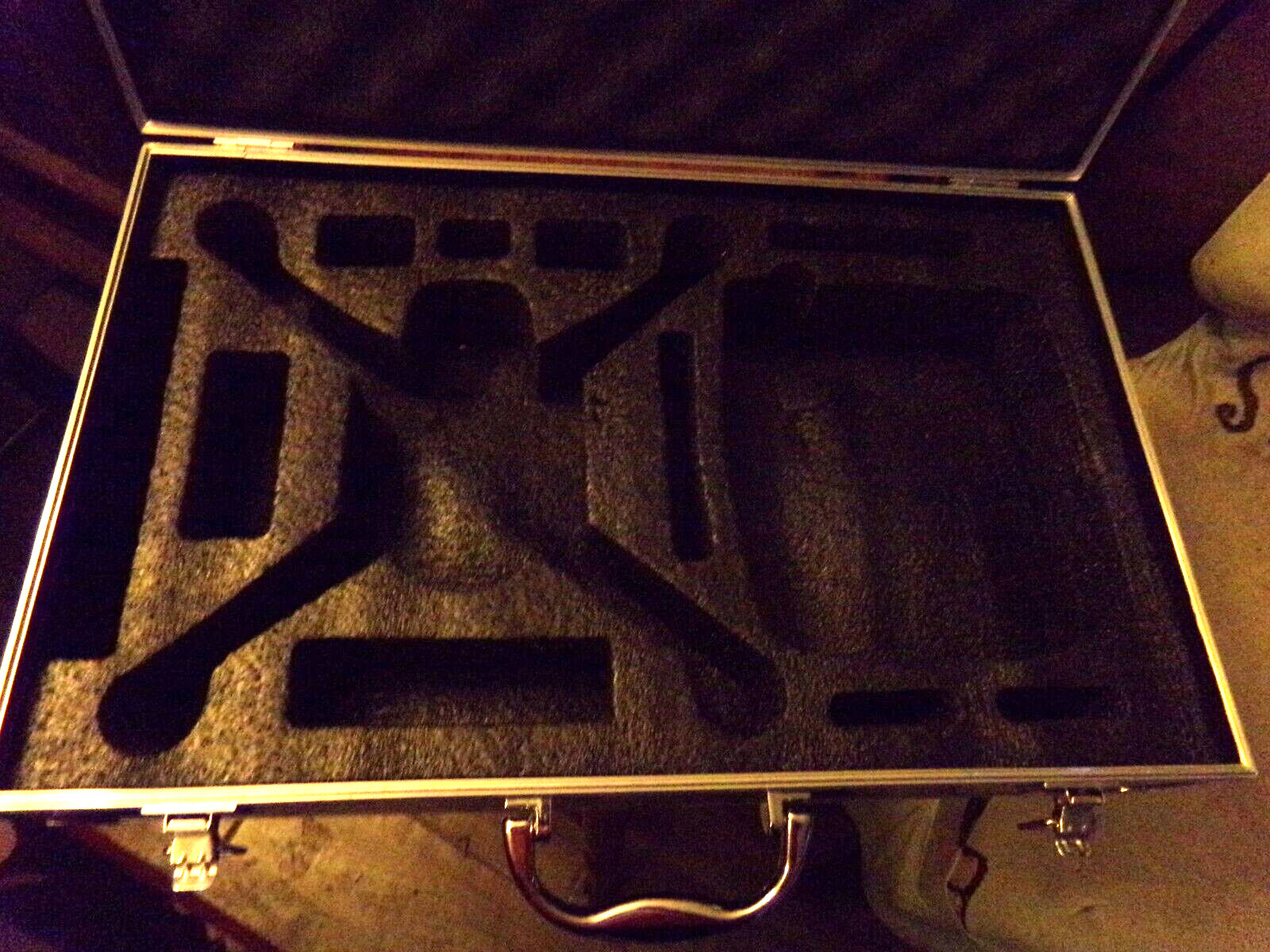 UNKNOW MAKE AND MODEL CASE FOR DRONE case   size 19x12x5