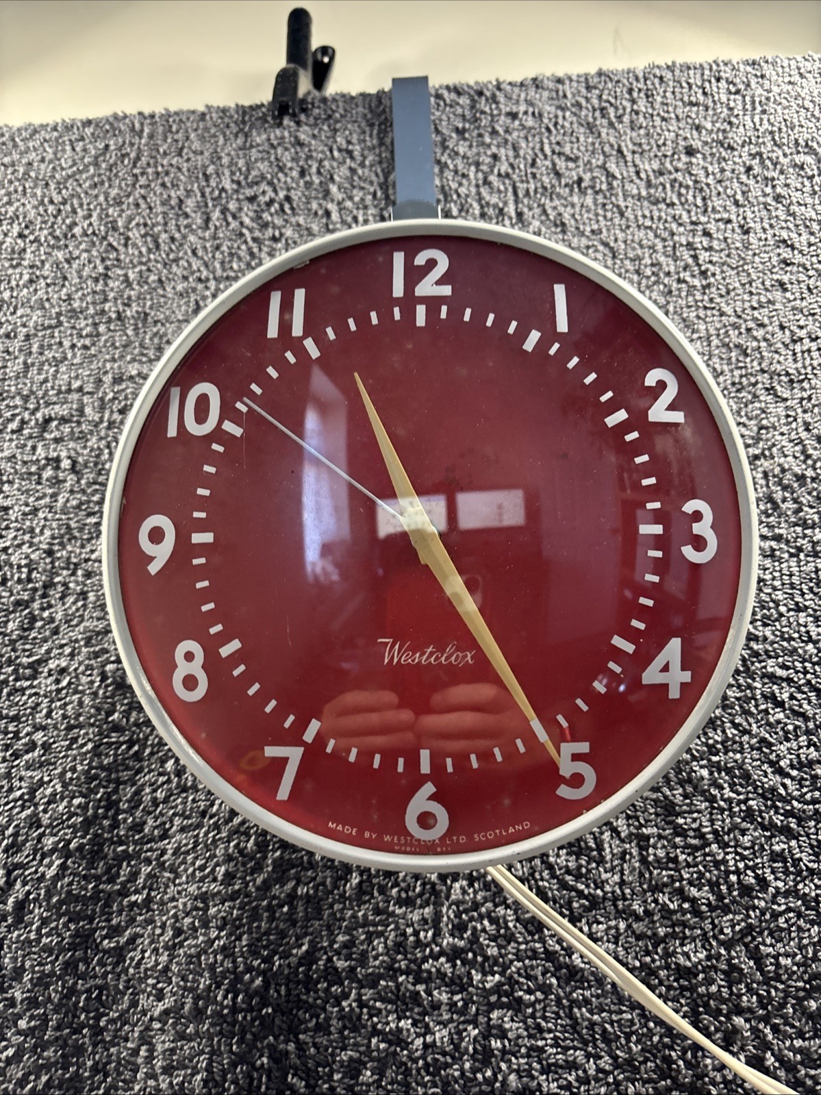 Working Retro Electric Westclox Red Wall Clock  "Gay Sunset Red"