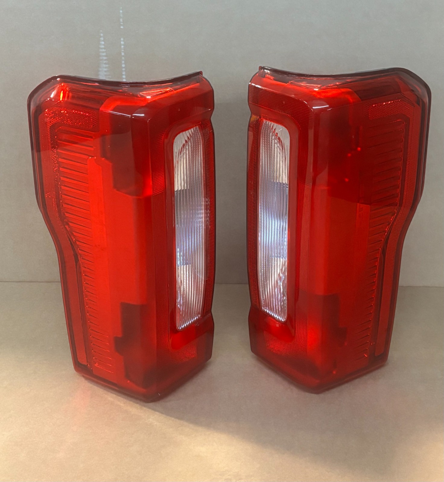 Pair of Takeoff Left & Right Tail Light Set '23-'26 Ford F250 F350 Super Duty OE