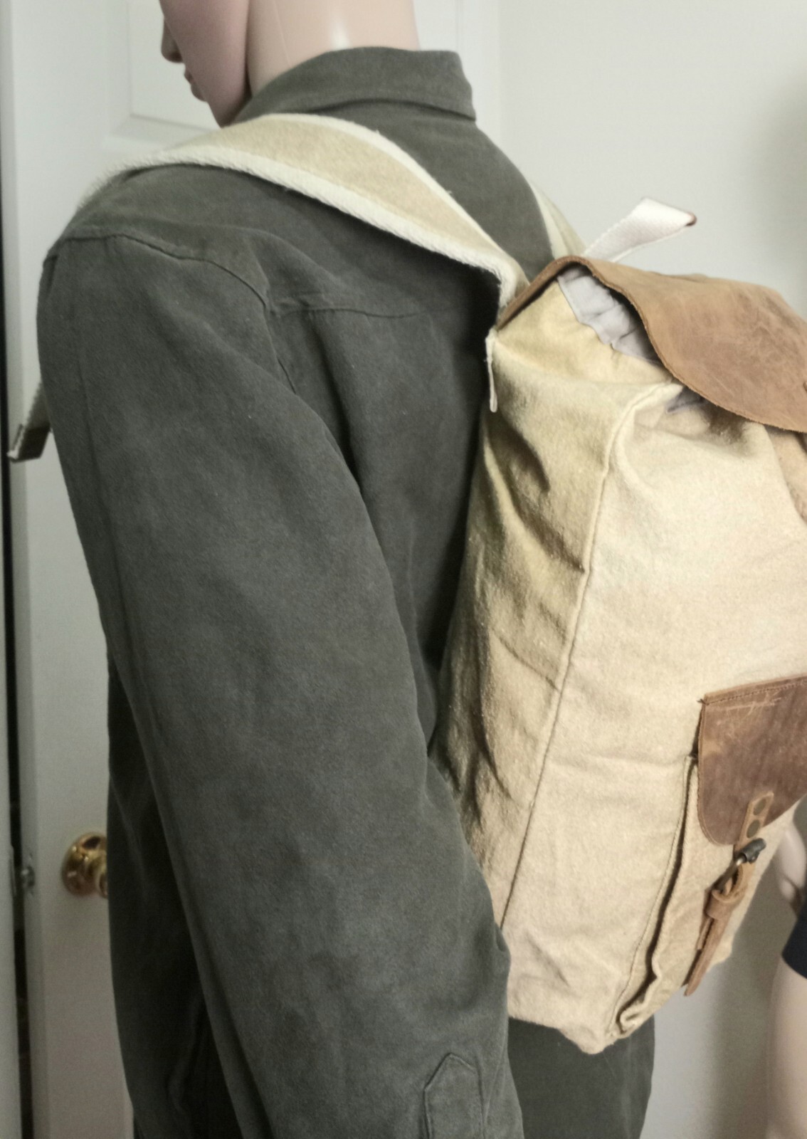 THE BARREL SHACK THE CHRISTOPHER O'SIZE BEIGE CANVAS & BROWNLEATHER BACKPACK NEW