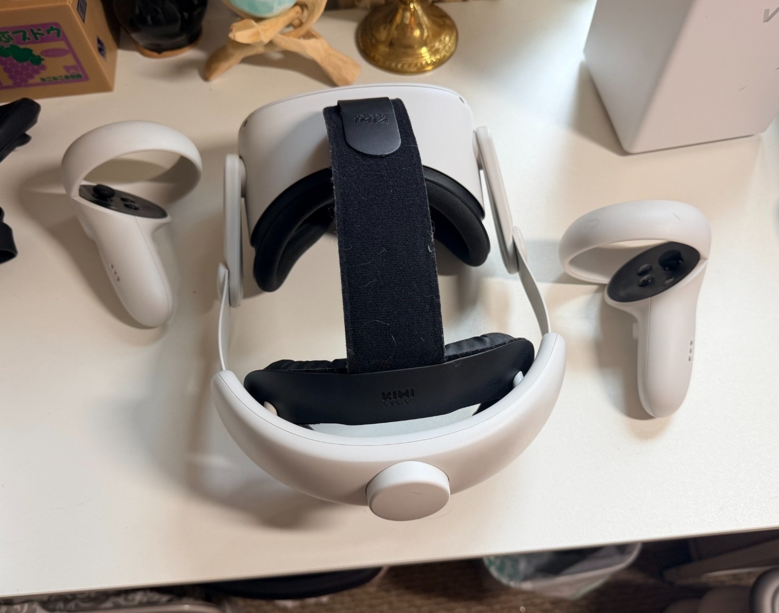 Meta Quest 2 128GB VR Headset Bundle Anker Dock KIWI Strap Controllers
