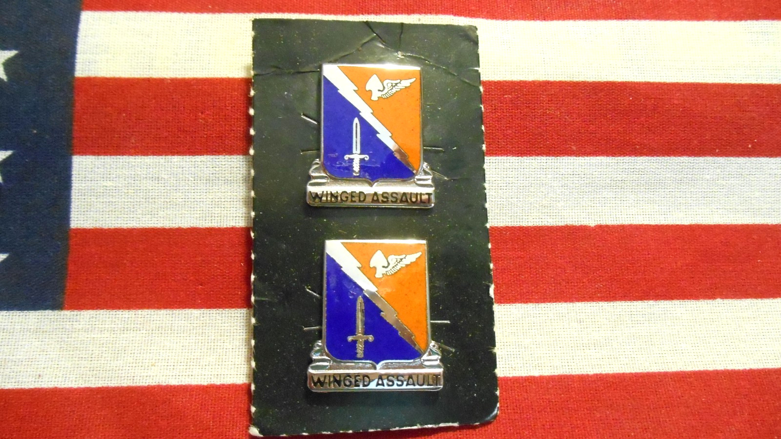 229TH AVIATION REGIMENT DUI DI CREST PINS PAIR NEW HM G23