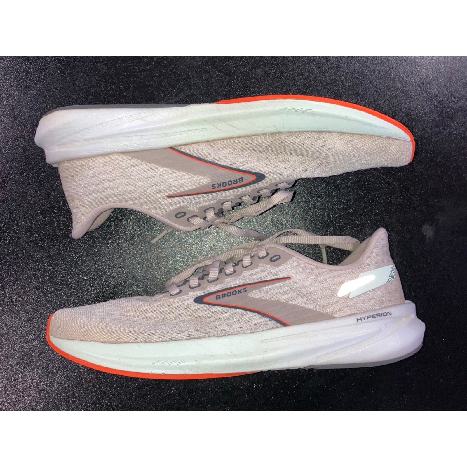 Brooks Hyperion Tempo Running Shoes Men 8 Beige Orange Athletic Sneakers