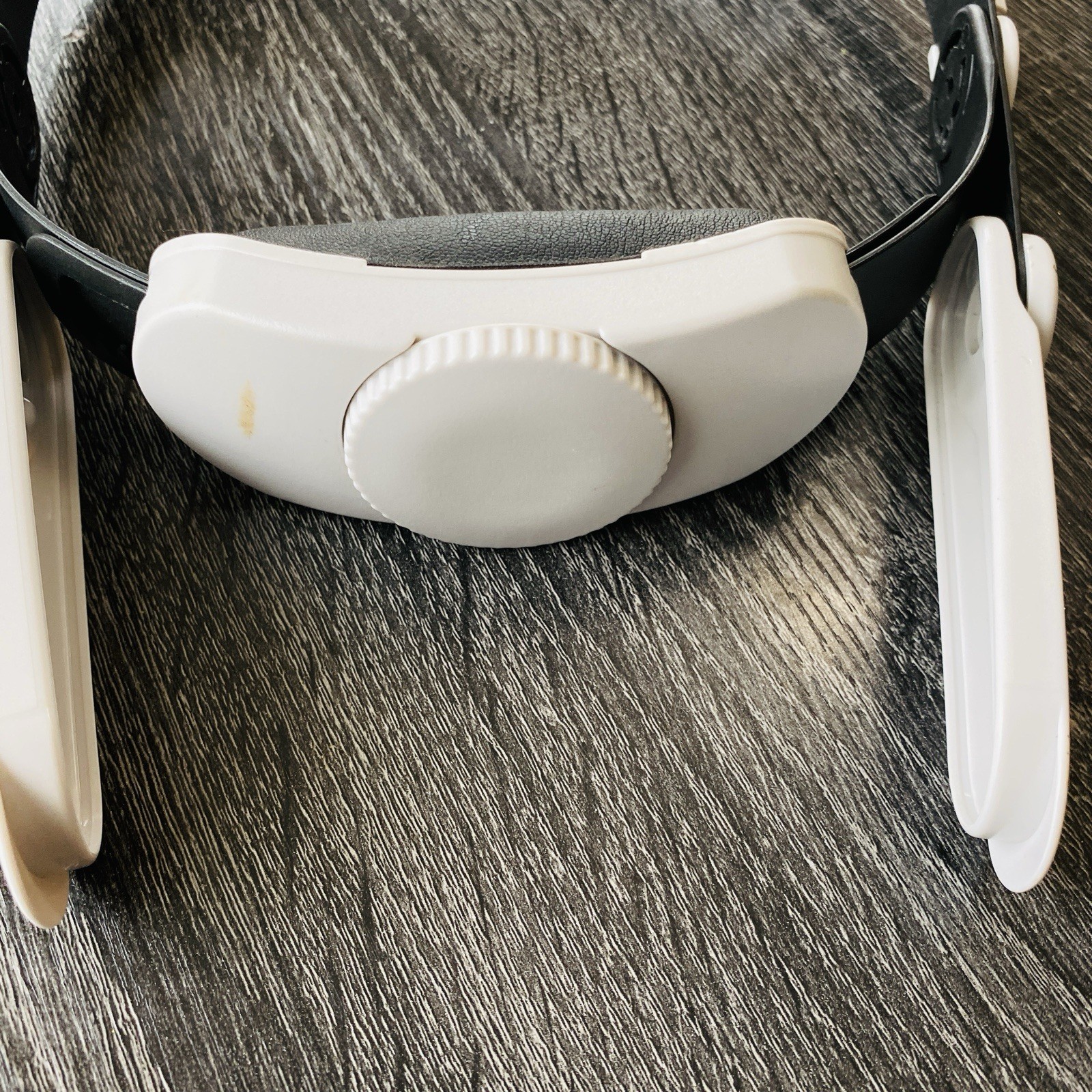 Meta Quest MQ2000 Headstrap W 2 USB C Ports